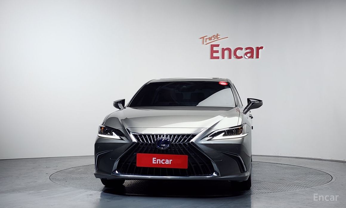 2022 Lexus ES VII Рестайлинг Luxury Plus с пробегом 84 959 км