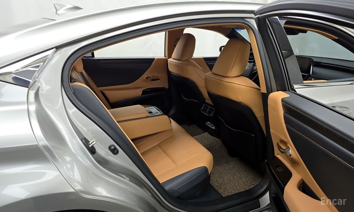 2023 Lexus ES VII Рестайлинг Luxury Plus с пробегом 82 511 км