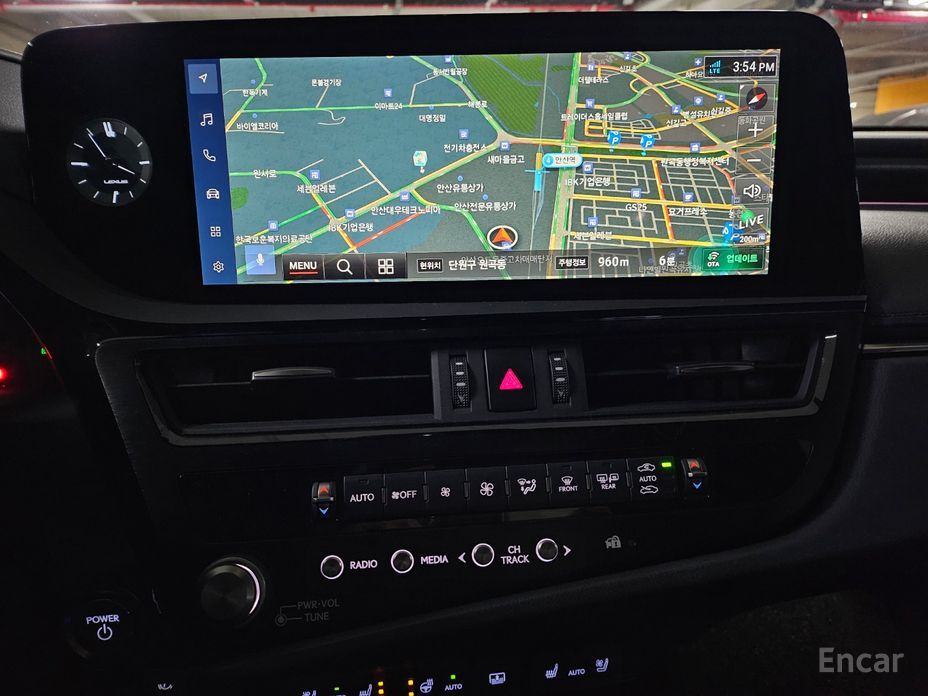2023 Lexus ES VII Рестайлинг Luxury Plus с пробегом 24 262 км