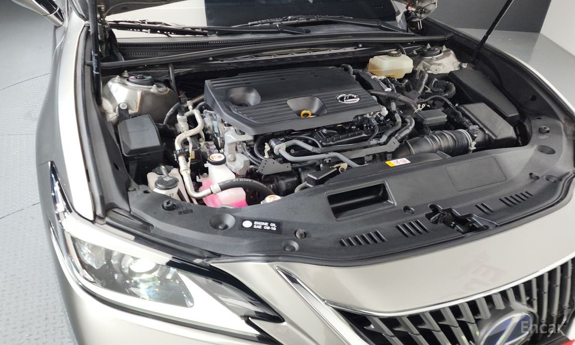 2022 Lexus ES VII Рестайлинг Luxury Plus с пробегом 84 959 км