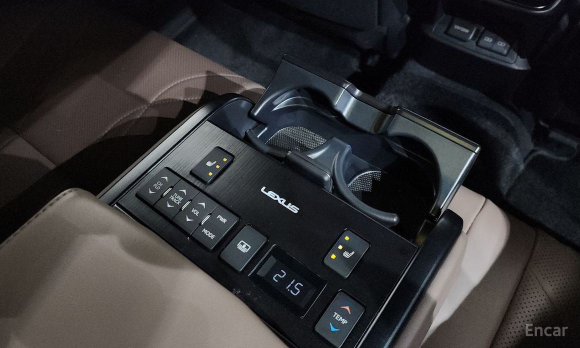 2022 Lexus ES VII Рестайлинг Luxury Plus с пробегом 84 959 км