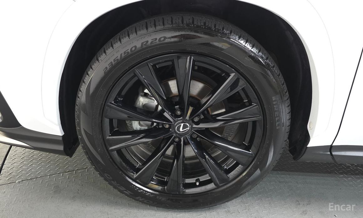 2023 Lexus NX II F-Sport с пробегом 22 158 км