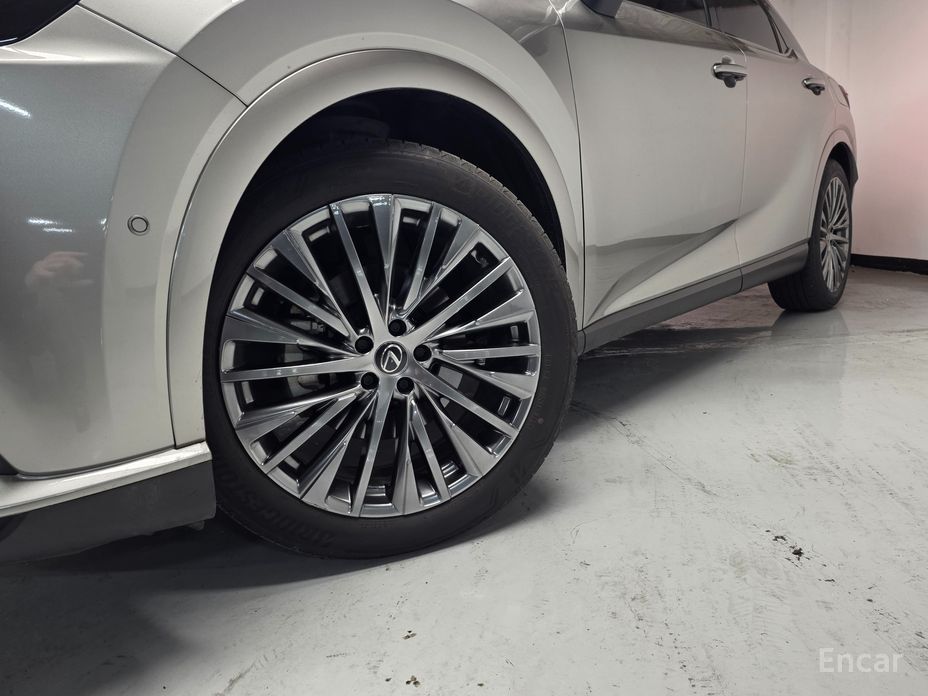 2023 Lexus RX V Luxury с пробегом 63 150 км