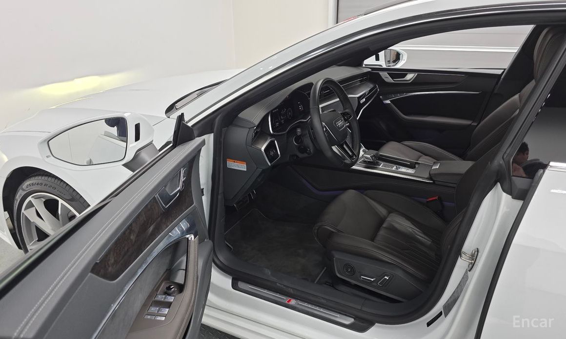 2020 Audi A7 II (4K) 55 TFSI Quattro Premium с пробегом 24 089 км
