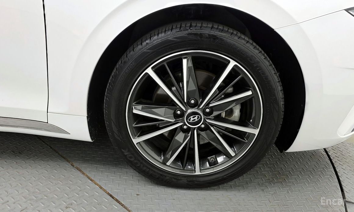 2022 Hyundai Grandeur VI Рестайлинг 2.5 Le Blanc с пробегом 59 728 км