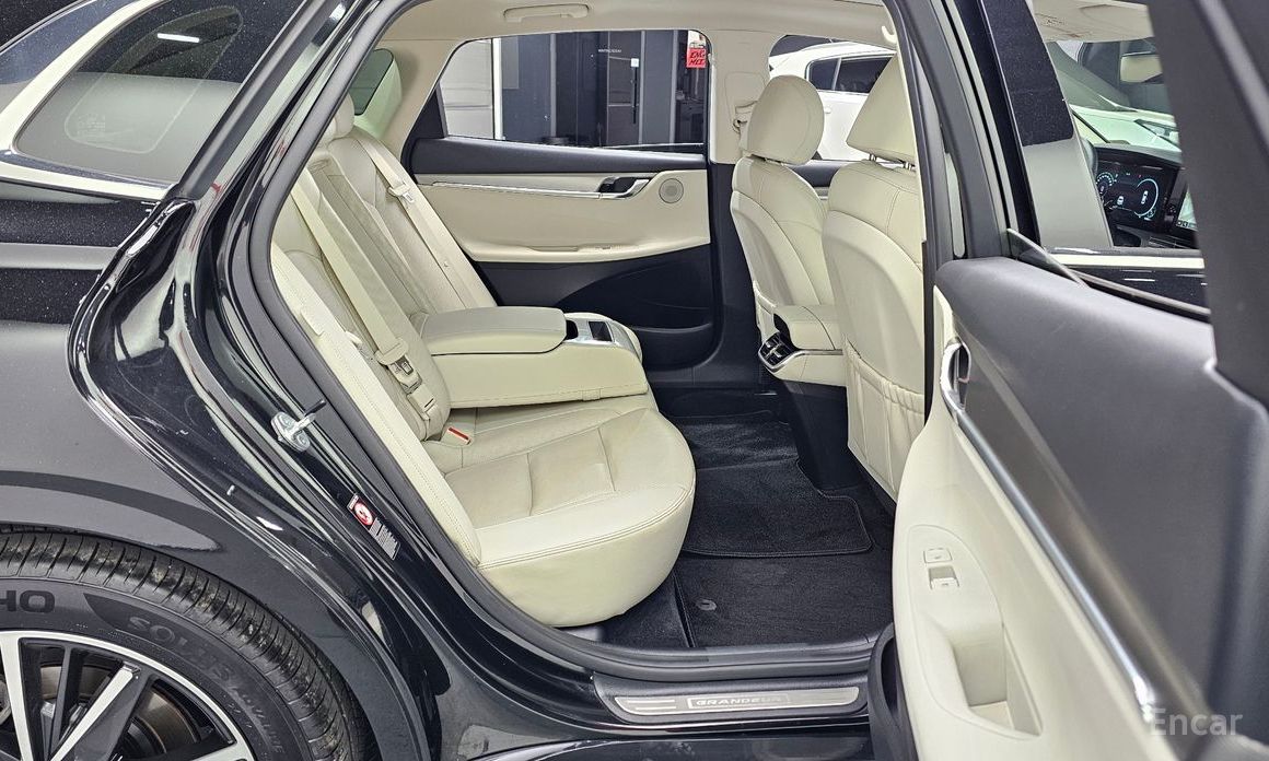 2022 Hyundai Grandeur VI Рестайлинг 2.5 Le Blanc с пробегом 92 822 км
