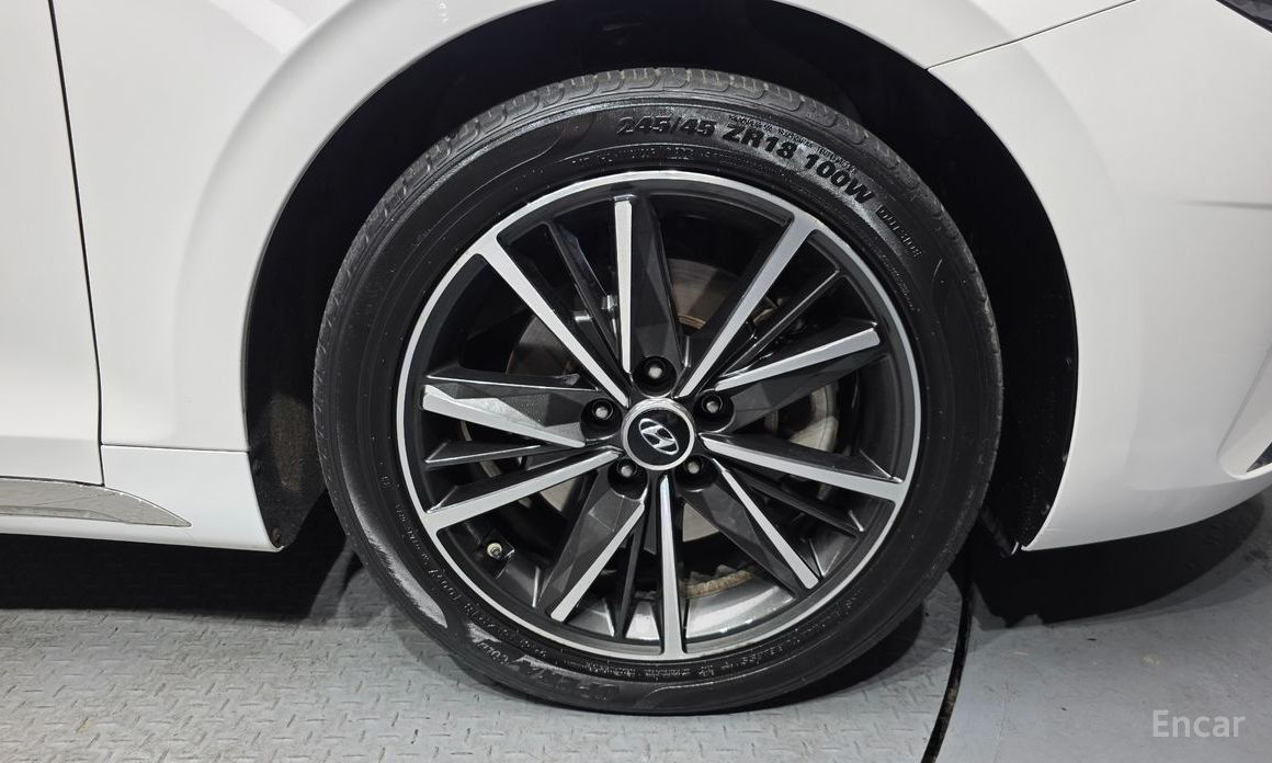 2022 Hyundai Grandeur VI Рестайлинг 2.5 Le Blanc с пробегом 107 202 км