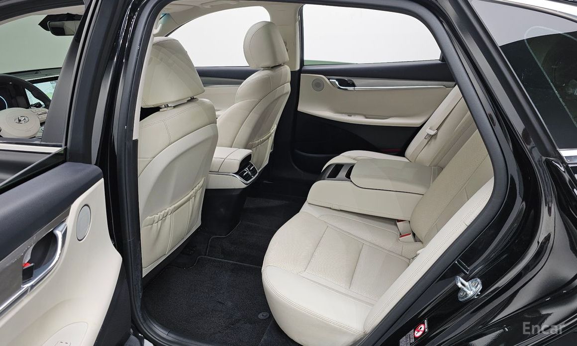 2022 Hyundai Grandeur VI Рестайлинг 2.5 Le Blanc с пробегом 83 828 км