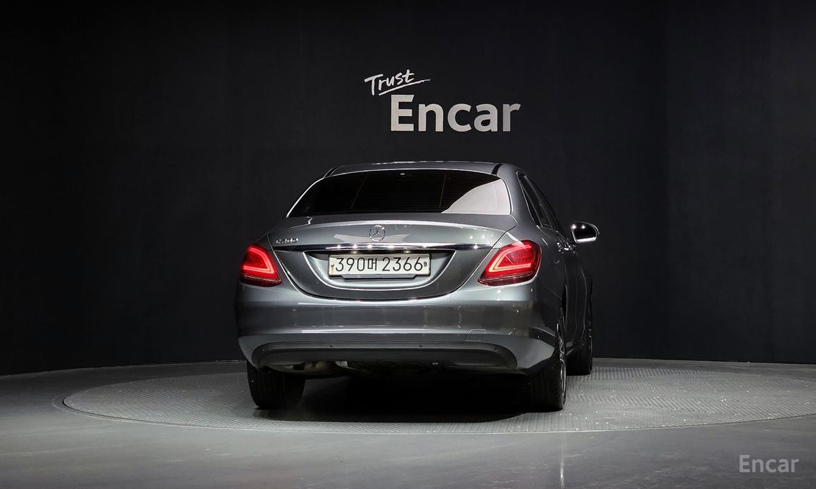 2020 Mercedes-Benz C-Класс IV (W205) Рестайлинг C200 с пробегом 133 976 км