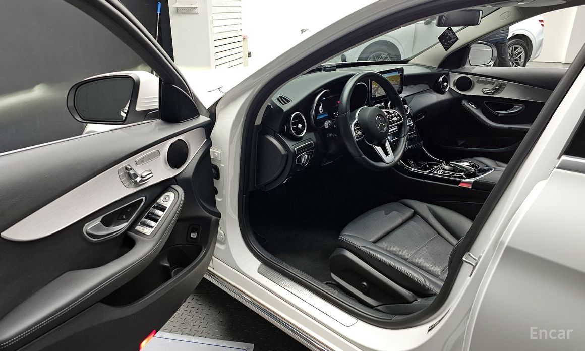 2020 Mercedes-Benz C-Класс IV (W205) Рестайлинг C200 Avantgarde с пробегом 73 450 км