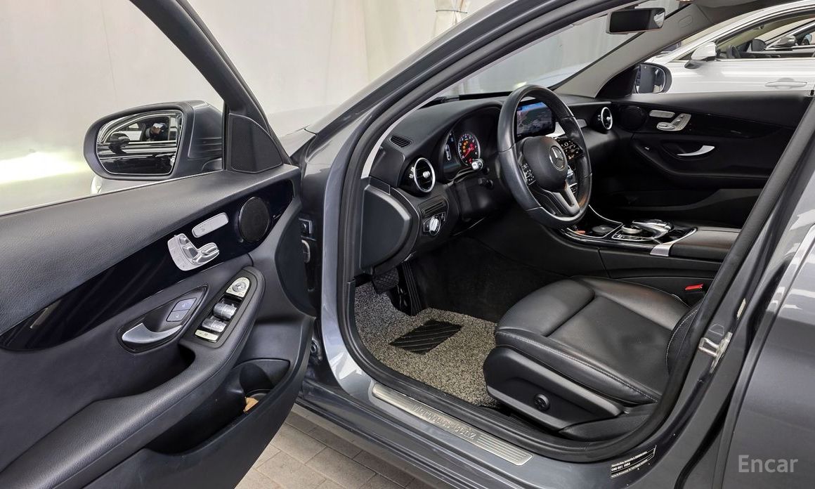 2020 Mercedes-Benz C-Класс IV (W205) Рестайлинг C200 с пробегом 133 976 км