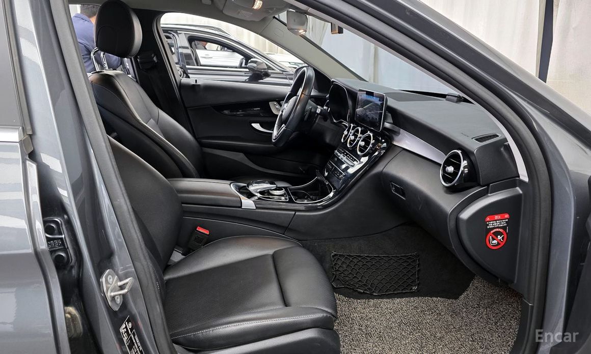 2020 Mercedes-Benz C-Класс IV (W205) Рестайлинг C200 с пробегом 133 976 км