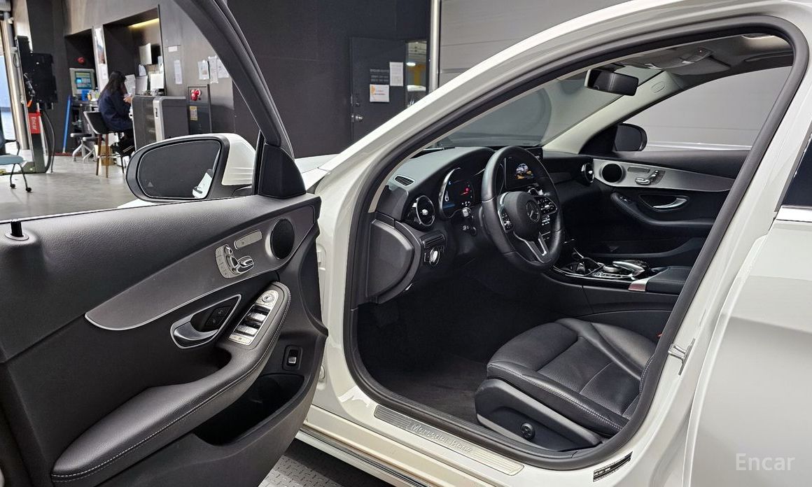 2020 Mercedes-Benz C-Класс IV (W205) Рестайлинг C200 Avantgarde с пробегом 91 998 км