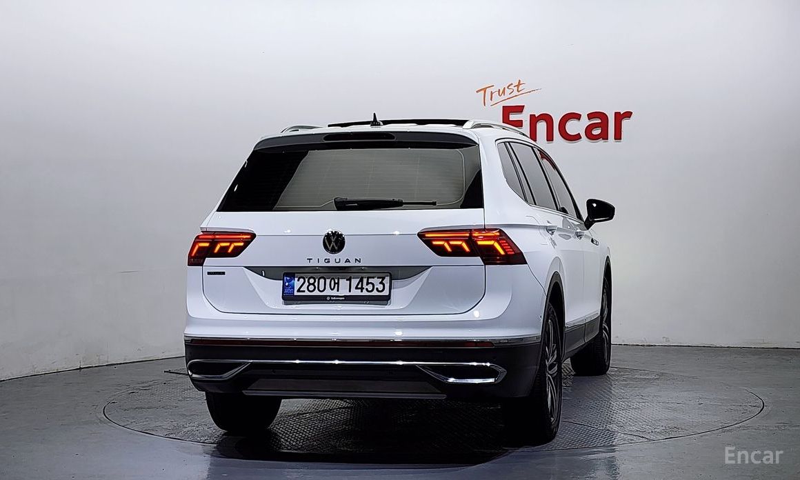 2022 Volkswagen Tiguan II Рестайлинг 2.0 TSI Prestige с пробегом 79 523 км