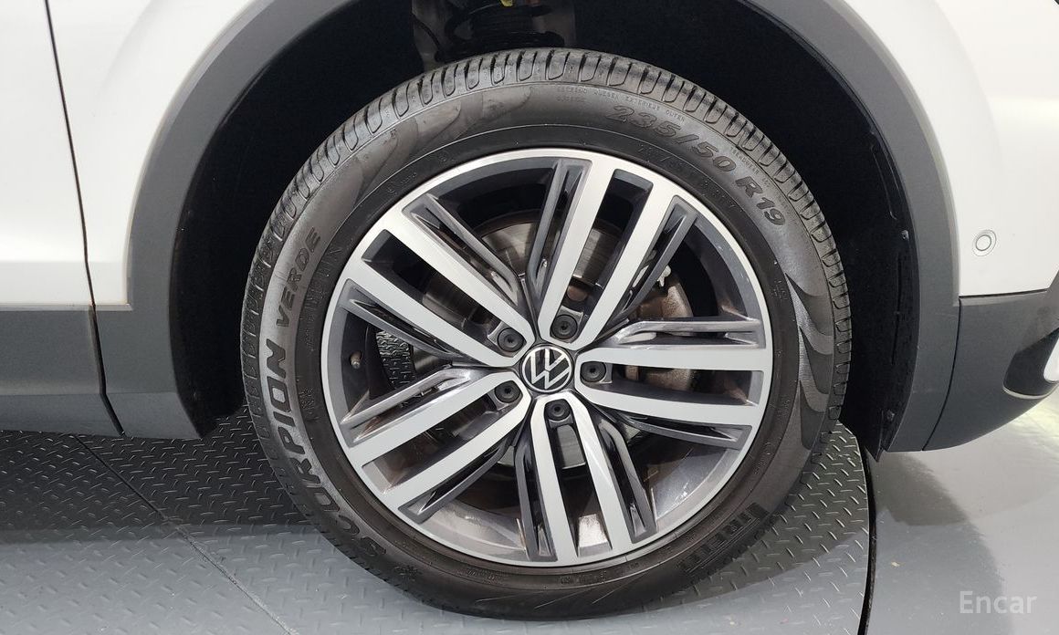 2022 Volkswagen Tiguan II Рестайлинг 2.0 TSI Prestige с пробегом 37 958 км