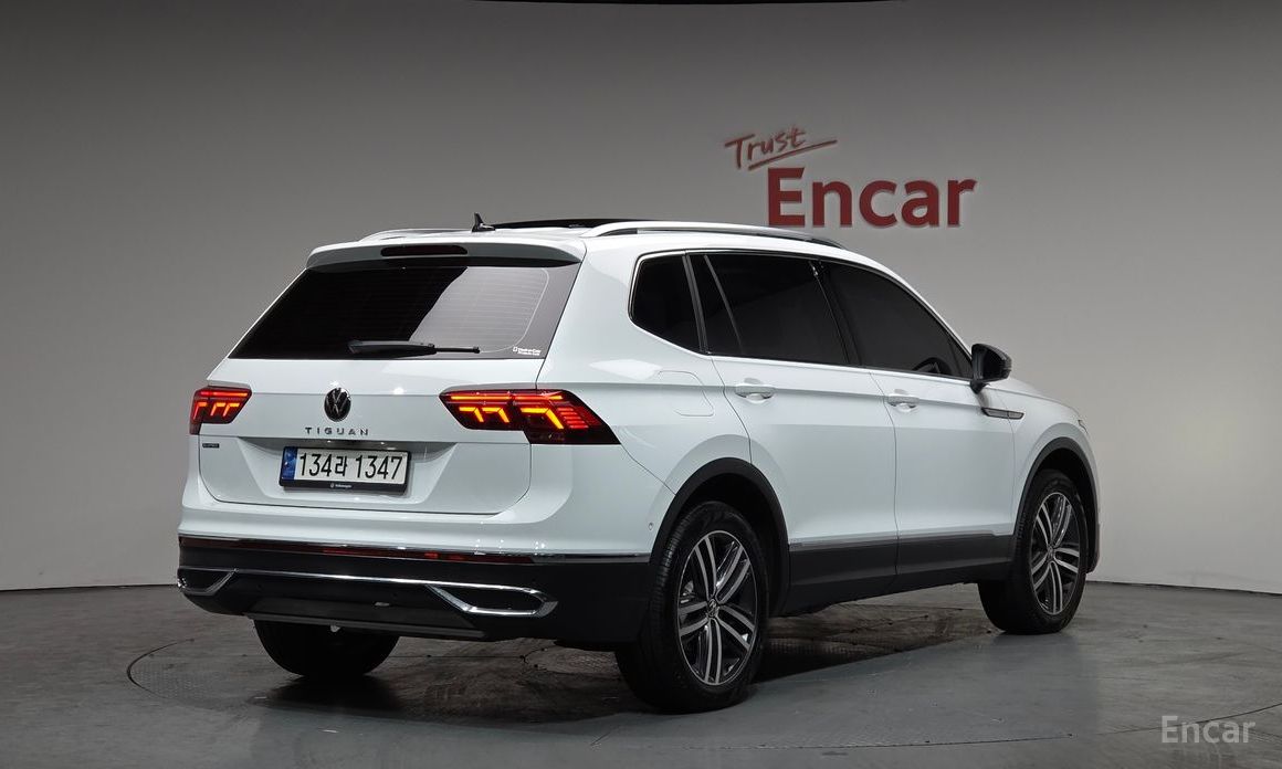 2022 Volkswagen Tiguan II Рестайлинг 2.0 TSI Prestige с пробегом 14 735 км