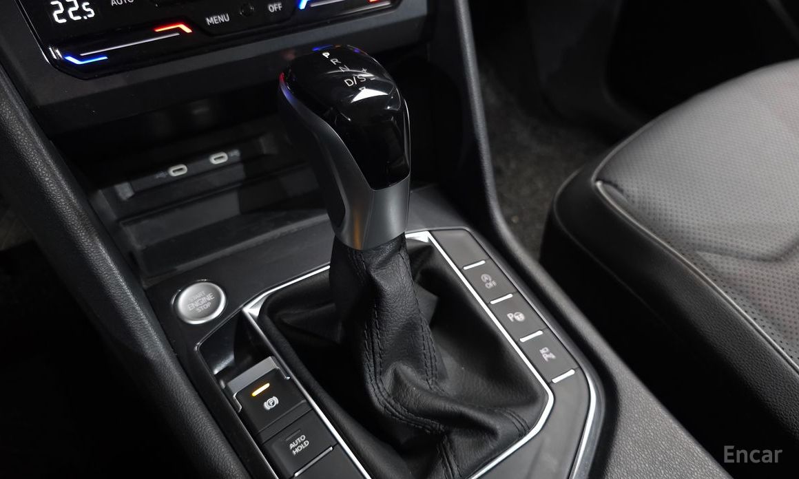 2022 Volkswagen Tiguan II Рестайлинг 2.0 TSI Prestige с пробегом 14 735 км