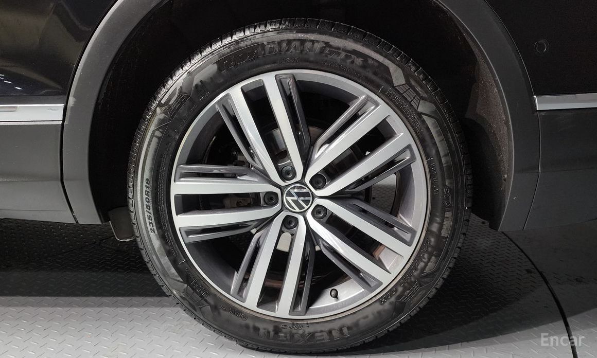 2022 Volkswagen Tiguan II Рестайлинг 2.0 TSI Prestige с пробегом 138 772 км