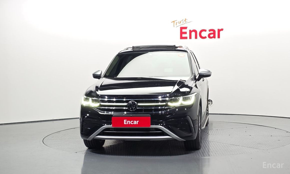 2022 Volkswagen Tiguan II Рестайлинг 2.0 TSI Prestige с пробегом 4 573 км