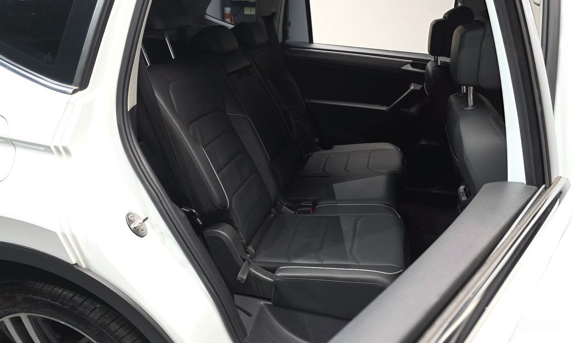 2022 Volkswagen Tiguan II Рестайлинг 2.0 TSI Prestige с пробегом 14 735 км