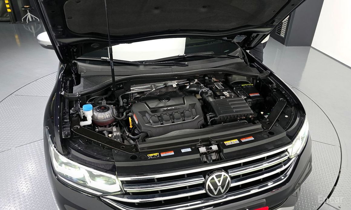 2022 Volkswagen Tiguan II Рестайлинг 2.0 TSI Prestige с пробегом 4 573 км