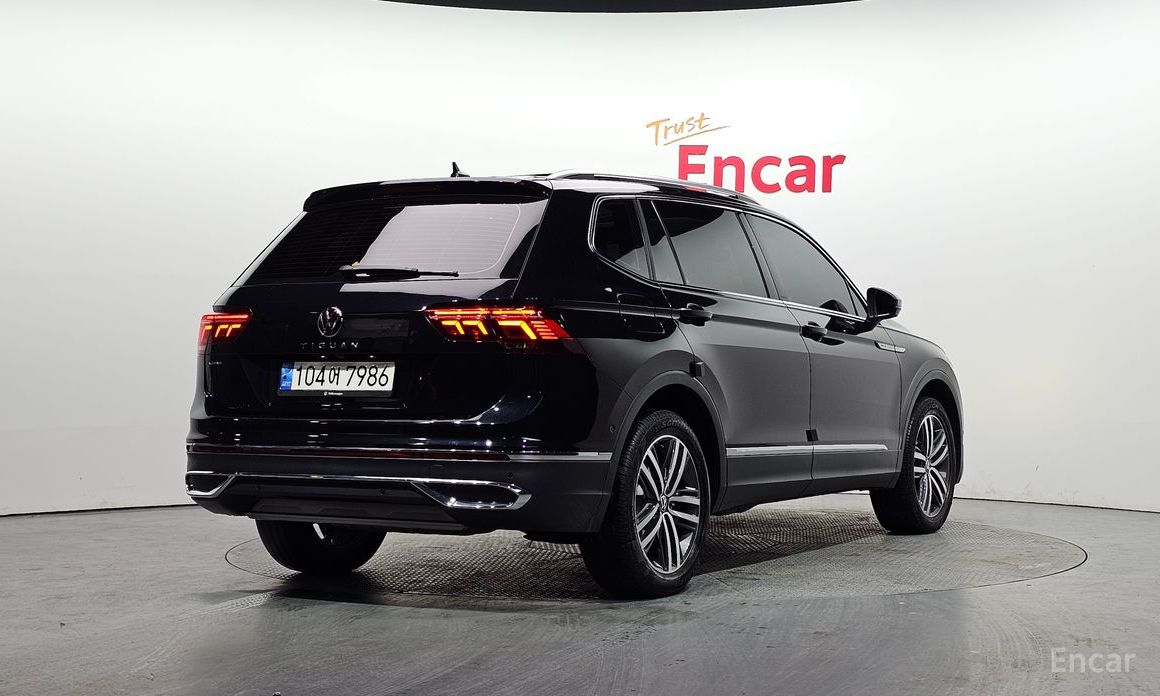 2022 Volkswagen Tiguan II Рестайлинг 2.0 TSI Prestige с пробегом 65 159 км