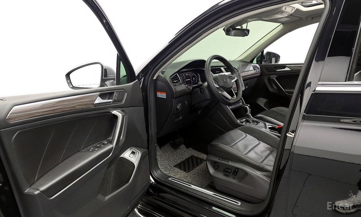 2022 Volkswagen Tiguan II Рестайлинг 2.0 TSI Prestige с пробегом 4 573 км
