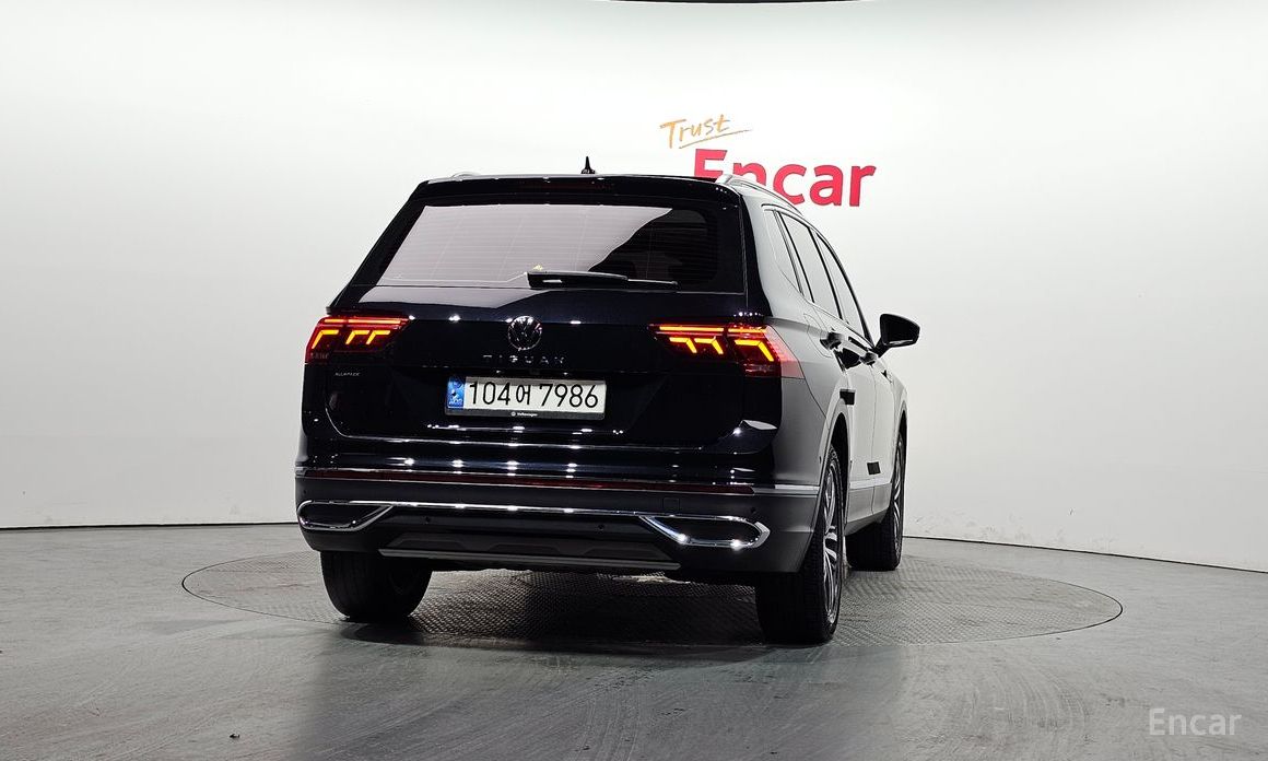 2022 Volkswagen Tiguan II Рестайлинг 2.0 TSI Prestige с пробегом 65 159 км