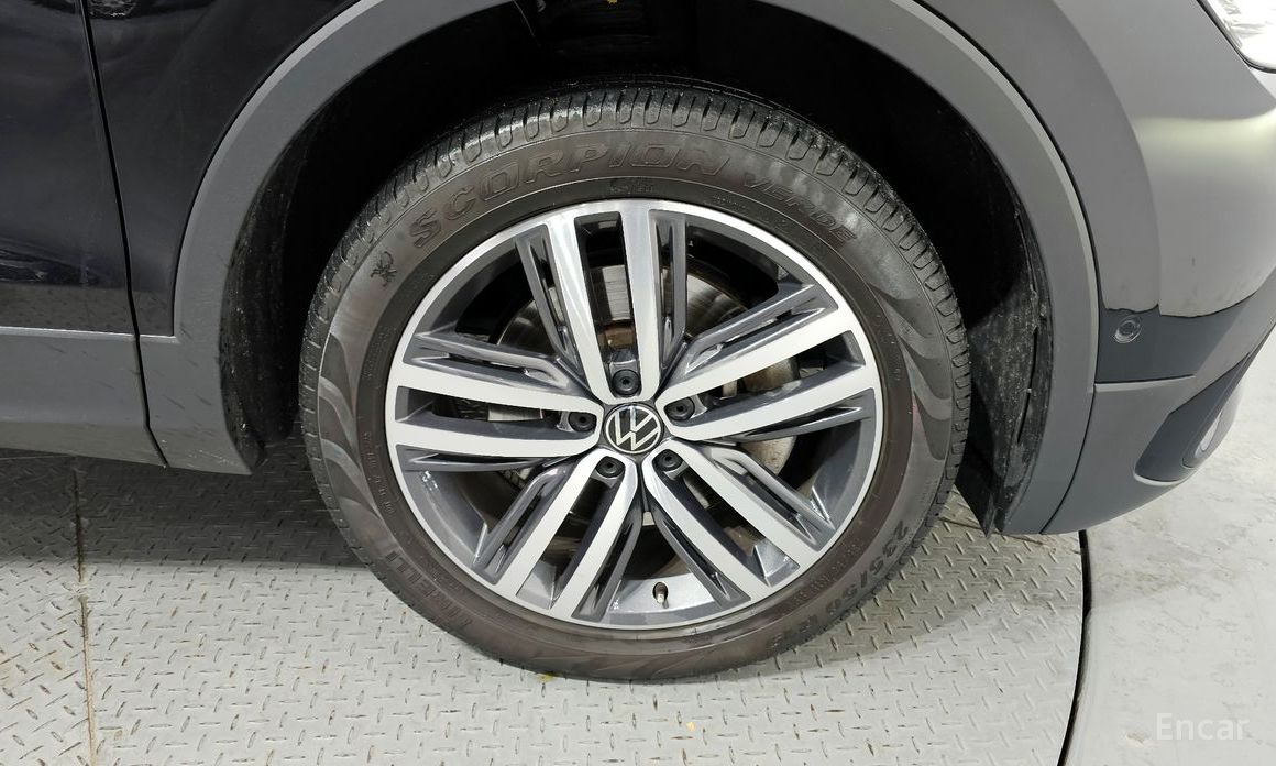 2022 Volkswagen Tiguan II Рестайлинг 2.0 TSI Prestige с пробегом 65 159 км