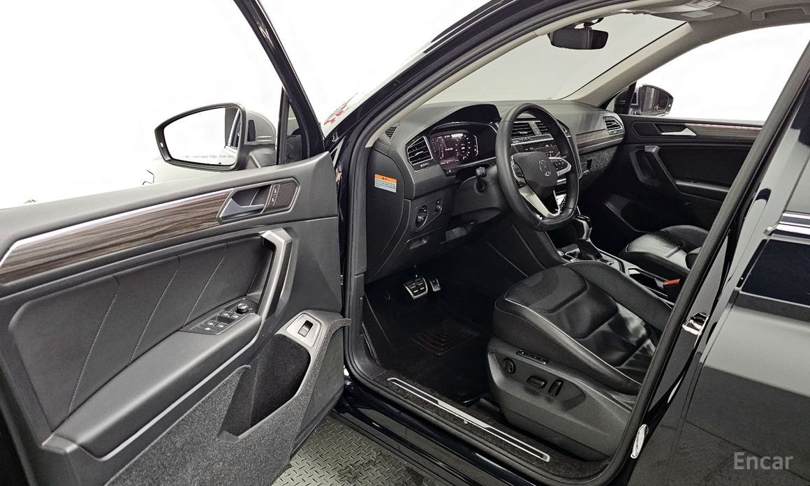 2022 Volkswagen Tiguan II Рестайлинг 2.0 TSI Prestige с пробегом 65 159 км