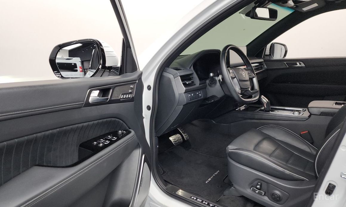 2024 SsangYong Rexton IV Рестайлинг Disel 2.2 4WD The Black с пробегом 25 903 км