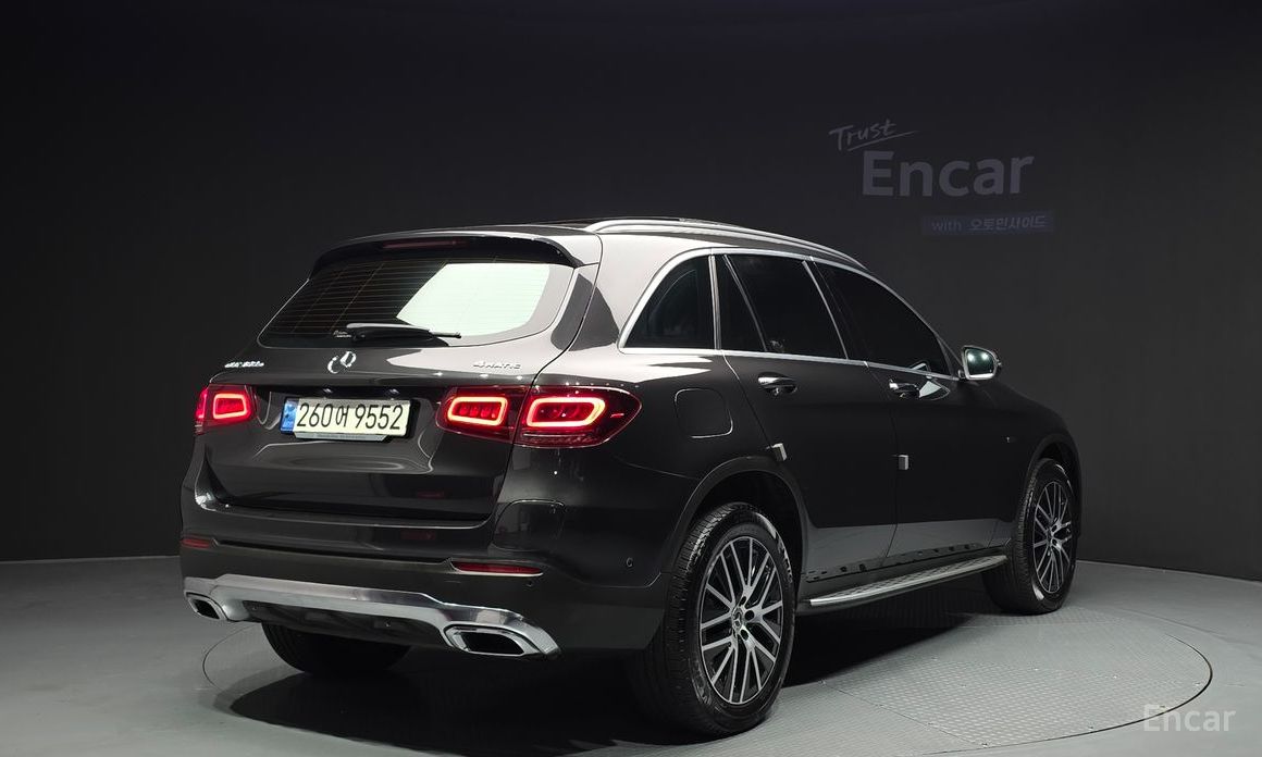 2021 Mercedes-Benz GLC I (X253) Рестайлинг GLC300e 4MATIC с пробегом 127 648 км