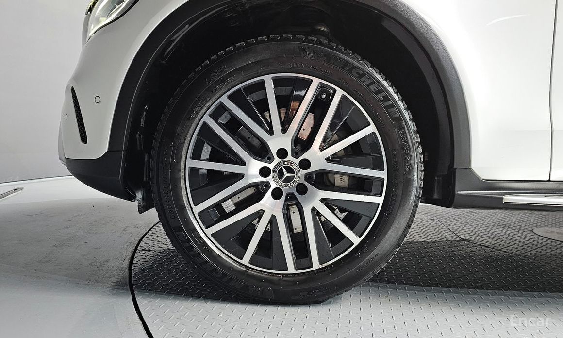 2021 Mercedes-Benz GLC I (X253) Рестайлинг GLC300e 4MATIC с пробегом 78 625 км