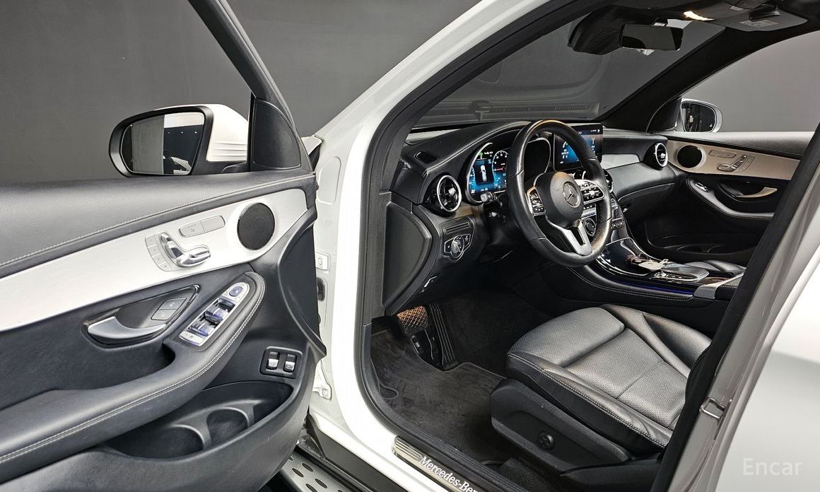 2021 Mercedes-Benz GLC I (X253) Рестайлинг GLC300e 4MATIC с пробегом 78 625 км