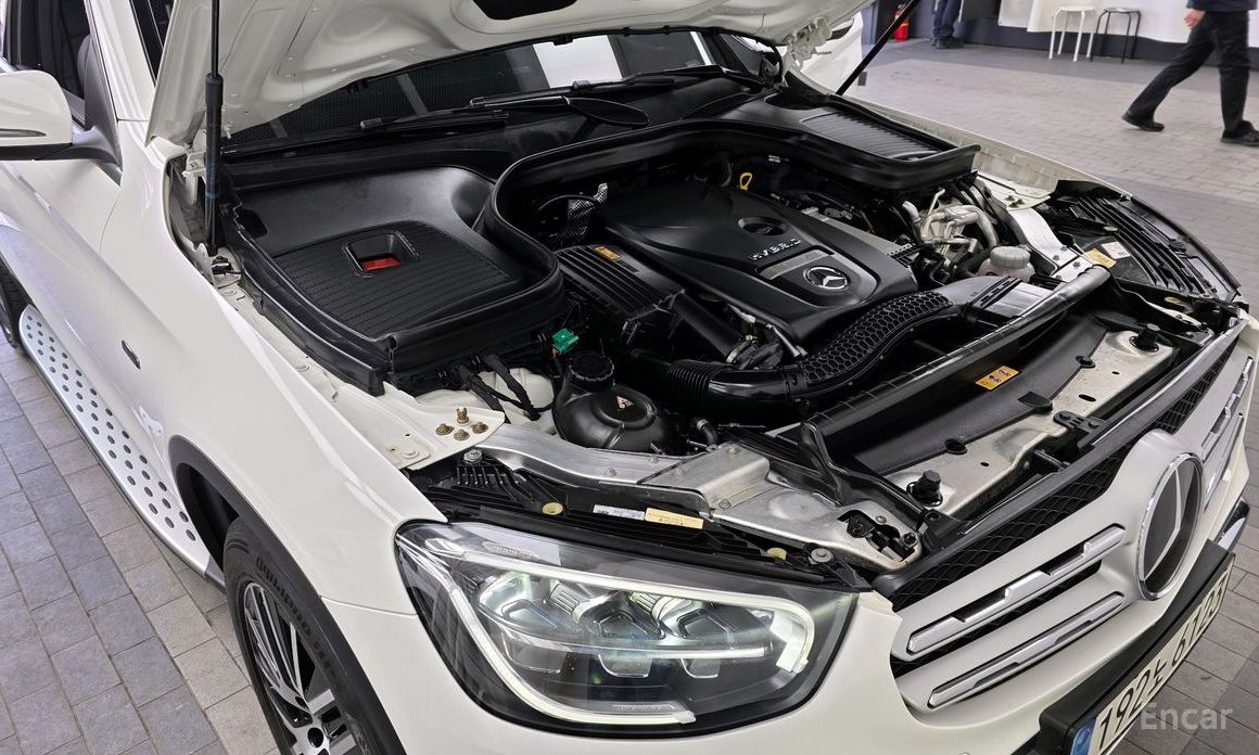 2021 Mercedes-Benz GLC I (X253) Рестайлинг GLC300e 4MATIC с пробегом 72 854 км