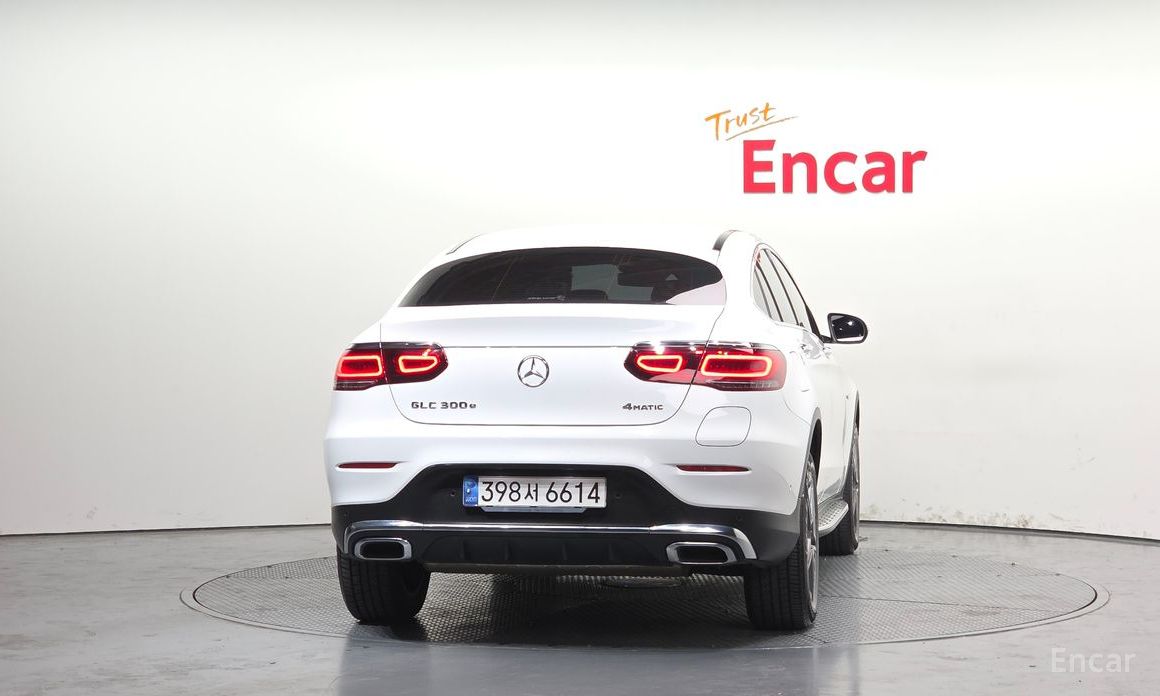 2021 Mercedes-Benz GLC I (X253) Рестайлинг GLC300e 4MATIC Coupe с пробегом 66 121 км