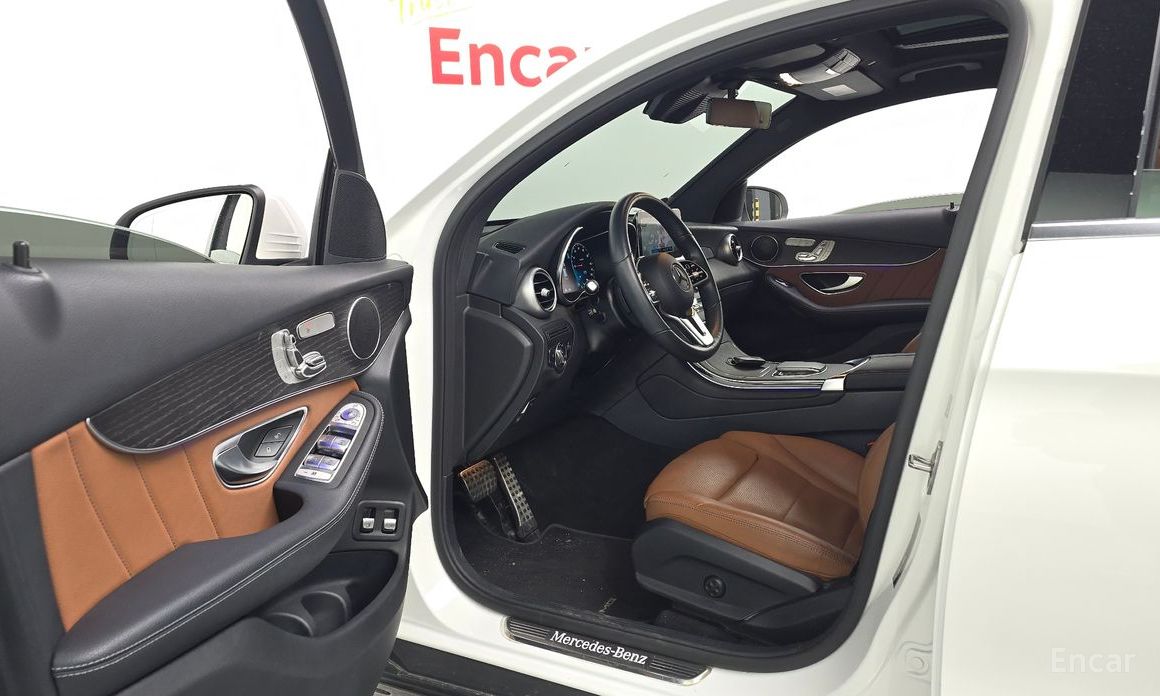 2021 Mercedes-Benz GLC I (X253) Рестайлинг GLC300e 4MATIC Coupe с пробегом 58 952 км