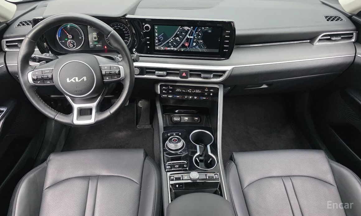 2022 Kia K5 III Trendy с пробегом 42 743 км
