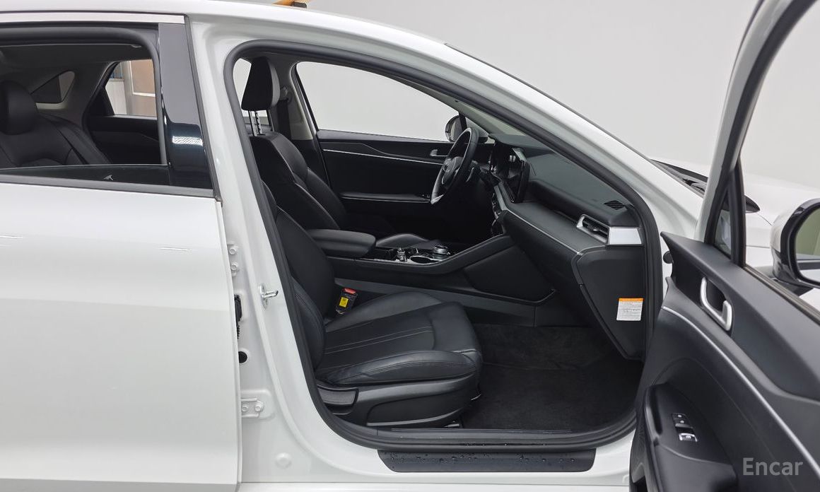 2022 Kia K5 III Trendy с пробегом 42 743 км