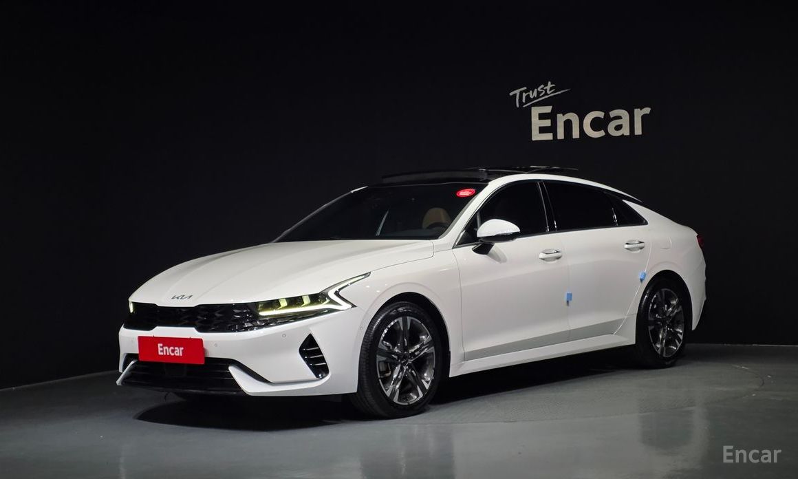 2022 Kia K5 III Signature с пробегом 57 245 км