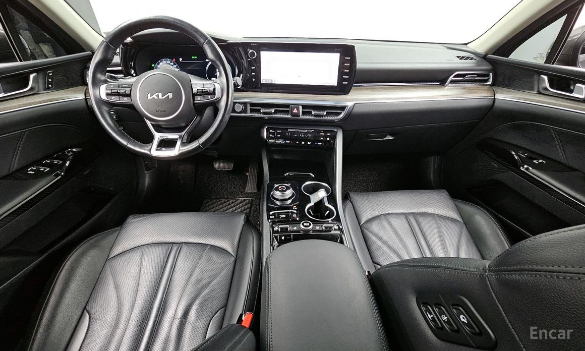 2022 Kia K5 III Signature с пробегом 70 409 км
