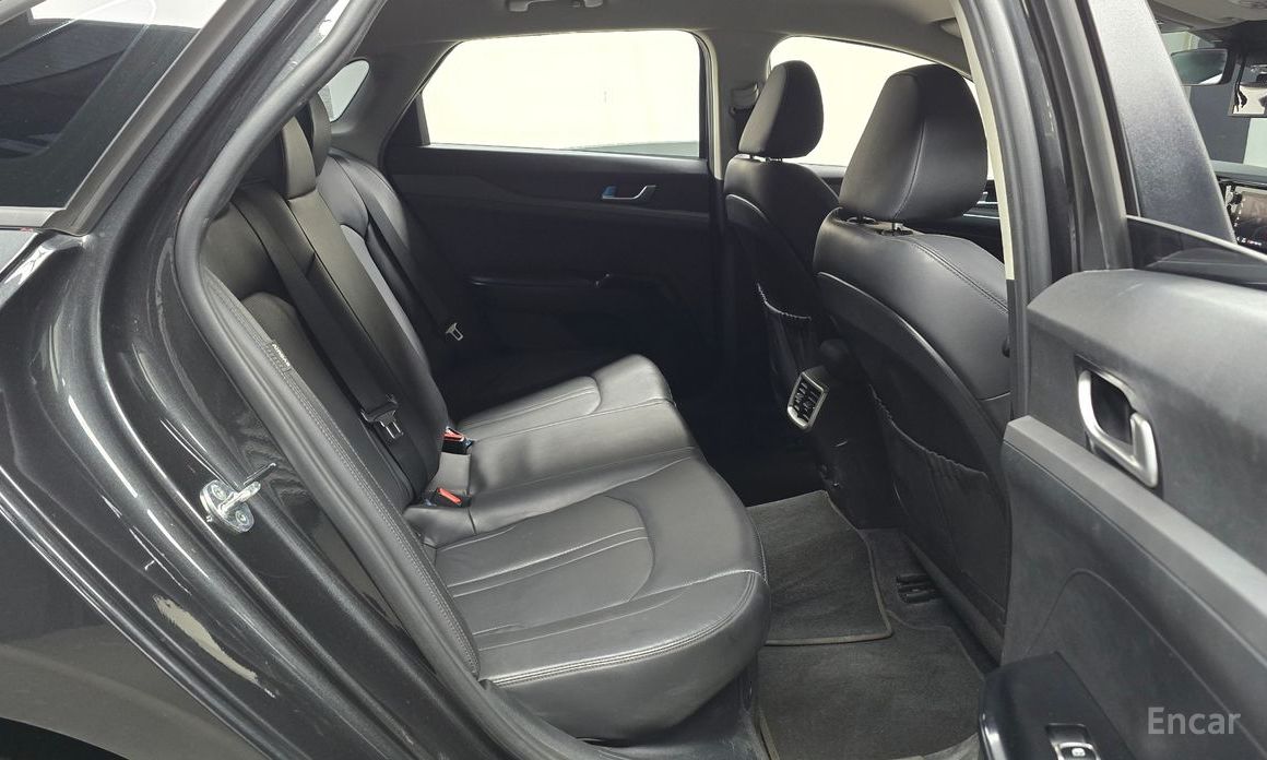 2022 Kia K5 III Prestige с пробегом 131 405 км