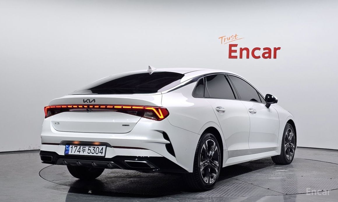 2022 Kia K5 III Signature с пробегом 82 323 км