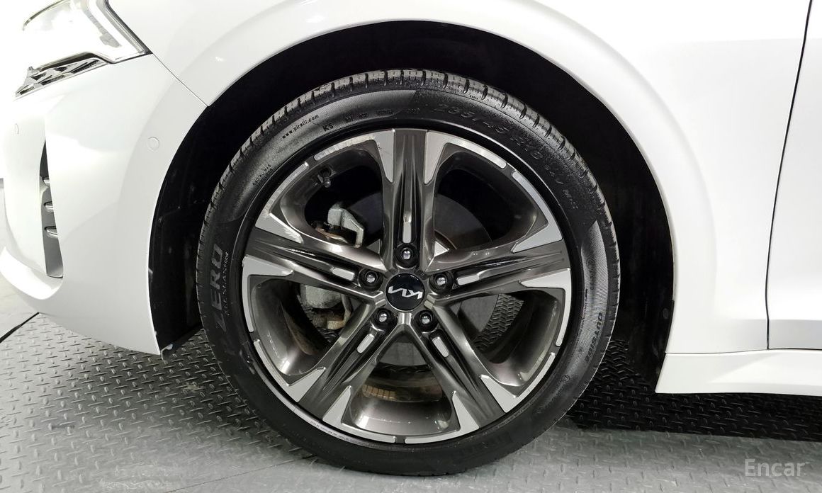 2022 Kia K5 III Signature с пробегом 82 323 км