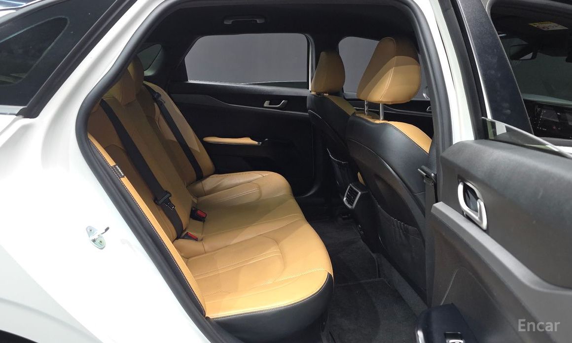 2021 Kia K5 III Prestige с пробегом 61 715 км