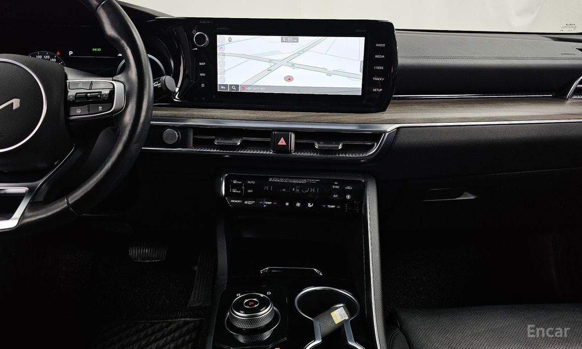 2022 Kia K5 III Signature с пробегом 70 409 км