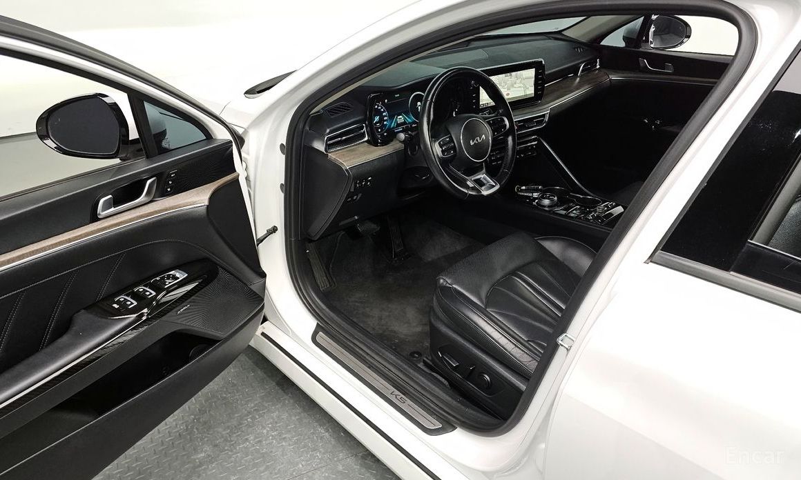 2022 Kia K5 III Signature с пробегом 82 323 км