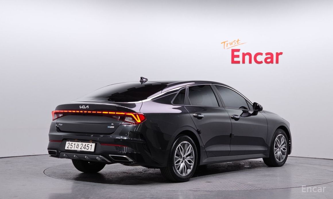 2022 Kia K5 III Signature с пробегом 70 441 км