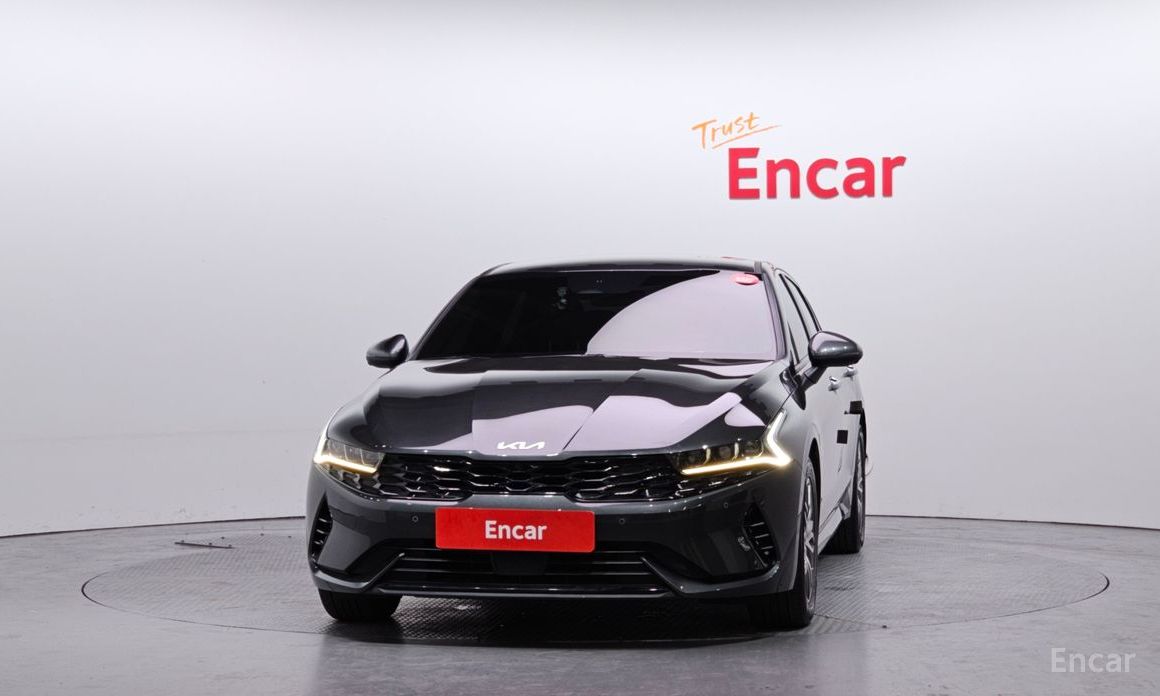 2022 Kia K5 III Signature с пробегом 70 441 км