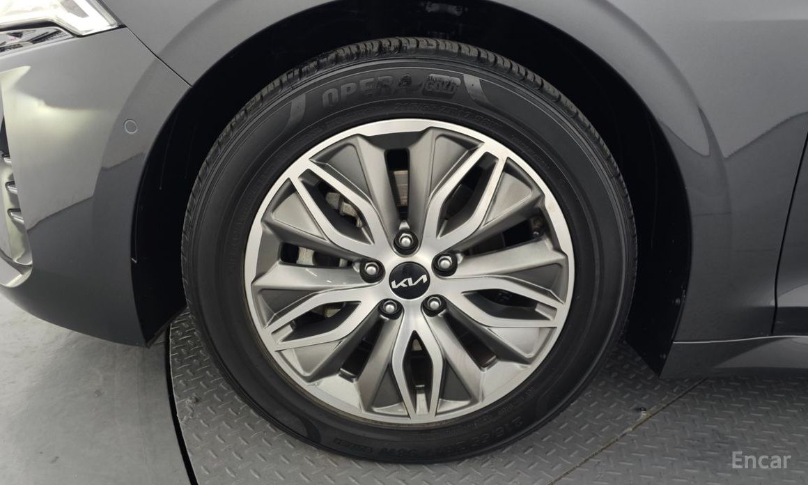 2022 Kia K5 III Signature с пробегом 70 441 км